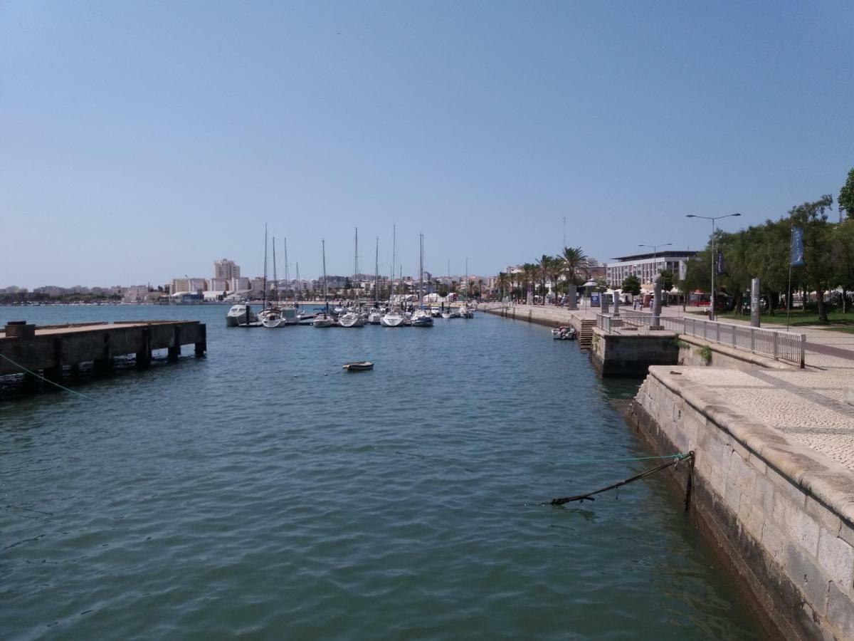 Typical Fishing Village In Historic Center I Portimão Buitenkant foto